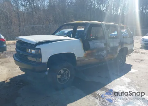 1996 Chevrolet Tahoe C1500 z USA, uszkodzony, nr VIN 1GNEC13R8TJ338300